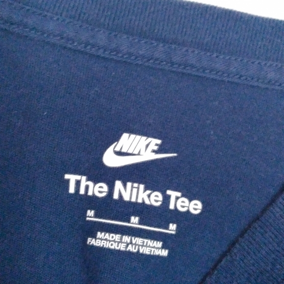Nike navy blue short sleeve baggy tshirt - Picture 3 of 3